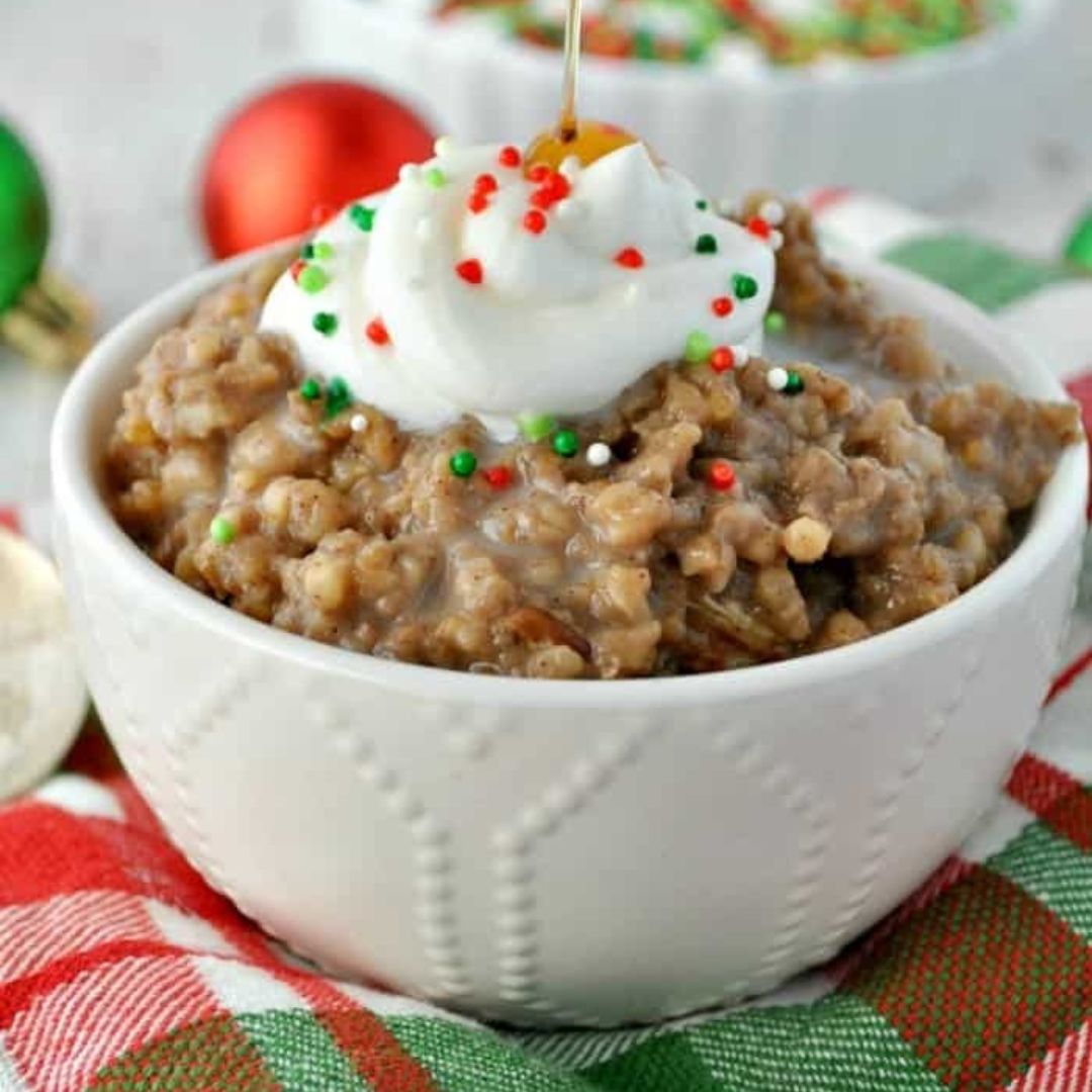 Slow Cooker Gingerbread Oatmeal
